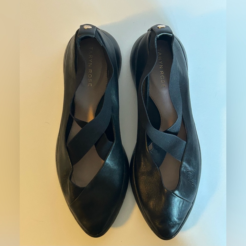 Taryn Rose Black Leather Cross-Over Strap Flats. Classy, Stylish. - Picture 3 of 11